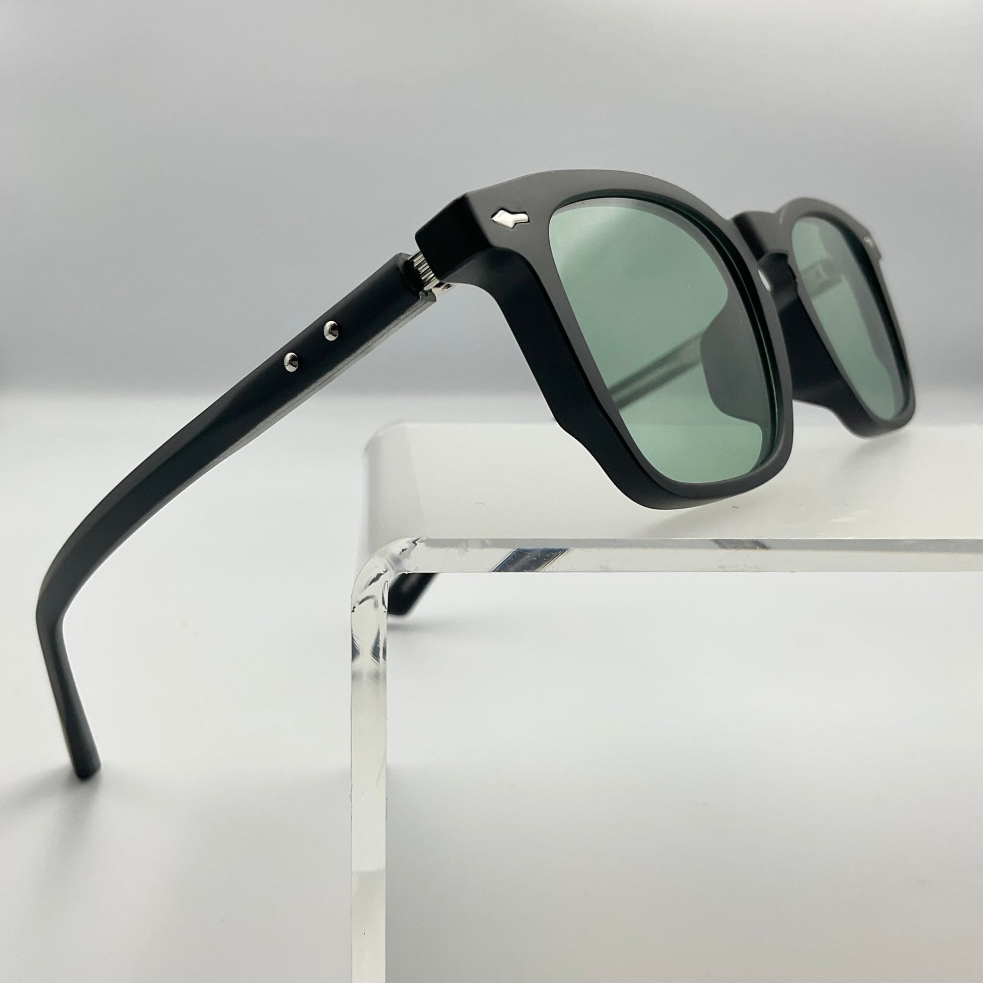 Jordan frame - Expressive Cherry