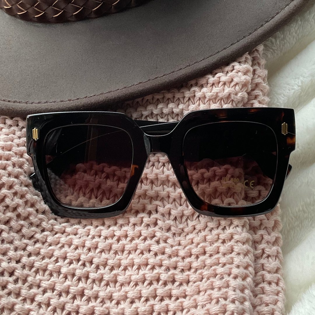 Pamela (Torte) - Oversized Sunglasses - Expressive Cherry