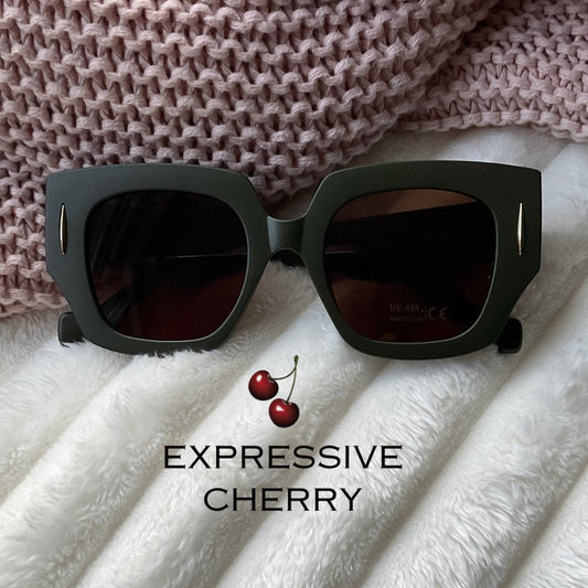 Marlowe (Posh Green) - Expressive Cherry