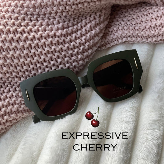 Marlowe (Posh Green) - Expressive Cherry