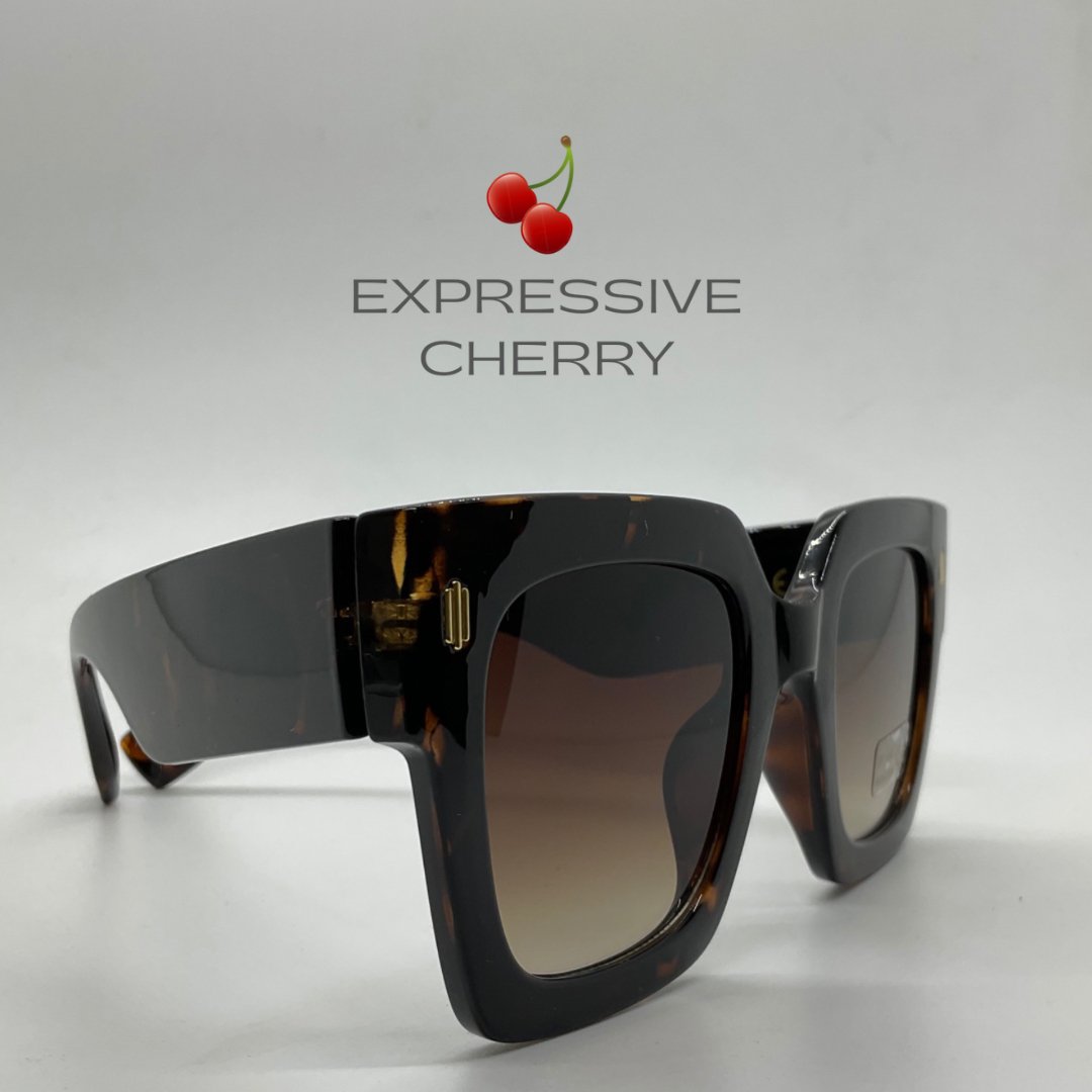 Pamela (Torte) - Oversized Sunglasses - Expressive Cherry