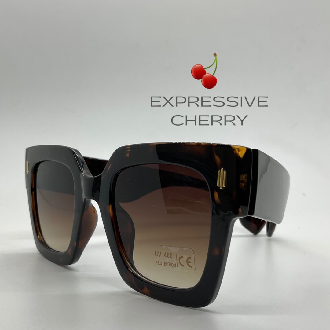 Pamela (Torte) - Oversized Sunglasses - Expressive Cherry