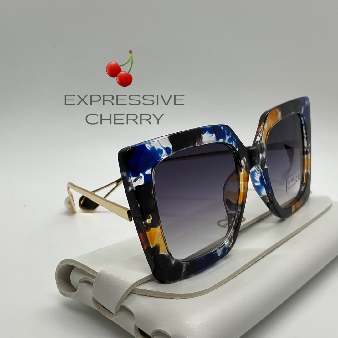 Gigi (Azur) - Oversized sunglasses - Expressive Cherry
