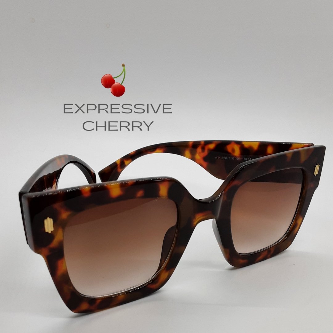Pamela (Leopard) - Oversized Sunglasses - Expressive Cherry